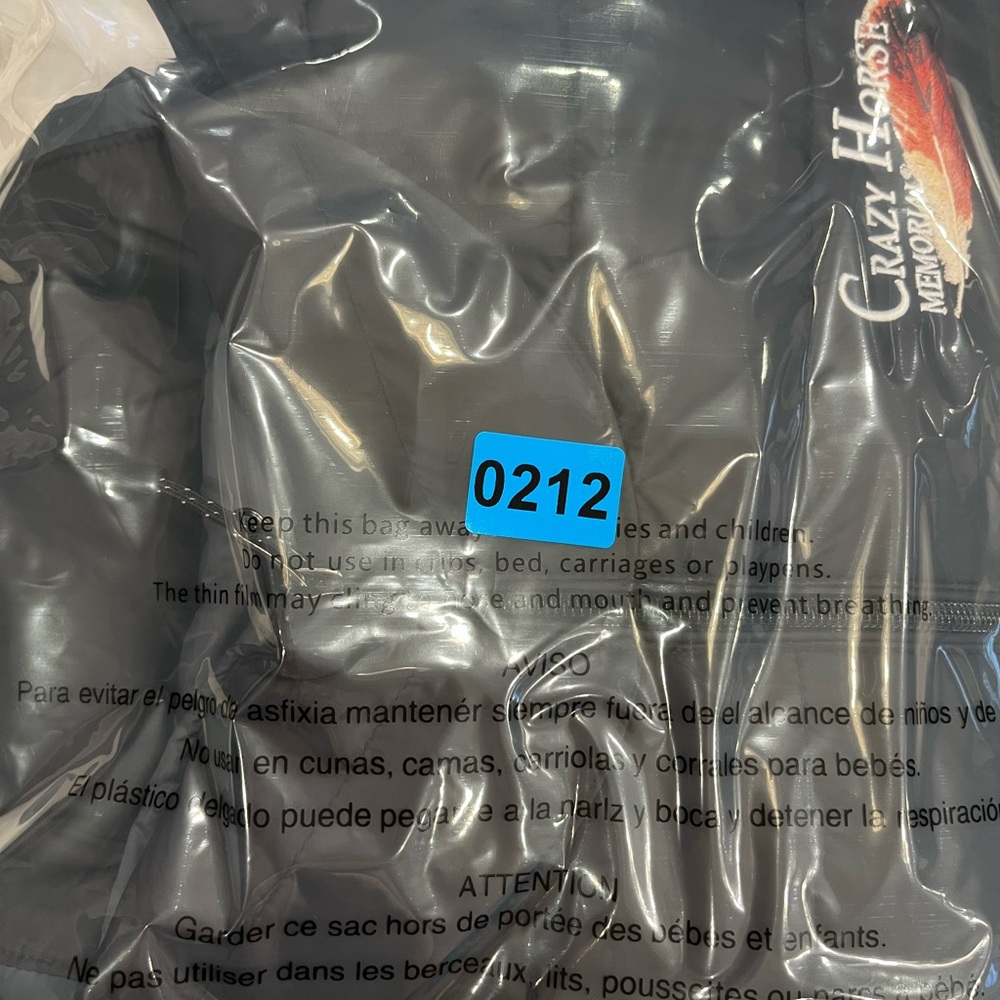 Crazy Horse Memorial Weatherproof "PillowPac" Puffer Jacket Black Men’s Small - Picture 13 of 13